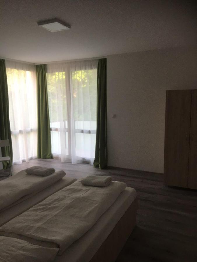 Apartmanhotel Baraton*** بالاتونفوريد المظهر الخارجي الصورة