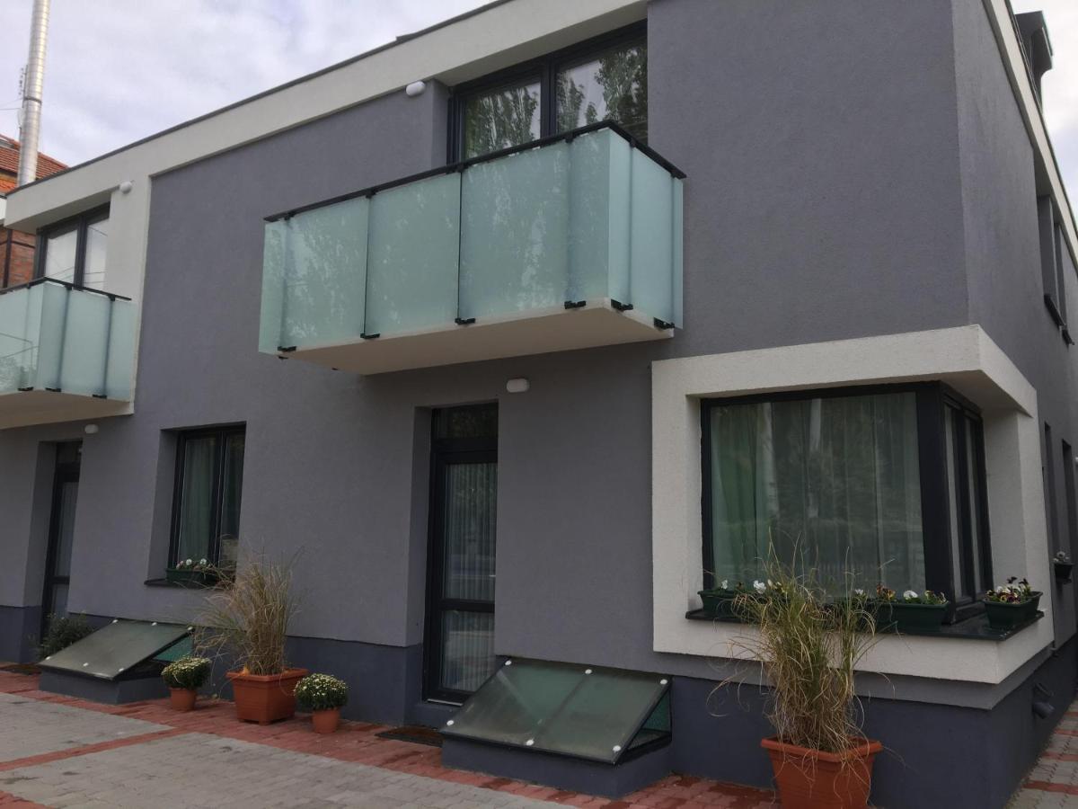 Apartmanhotel Baraton*** بالاتونفوريد المظهر الخارجي الصورة
